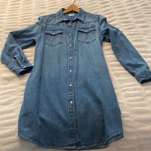 Wrangler denim shirt dress, Size Medium, beautiful details